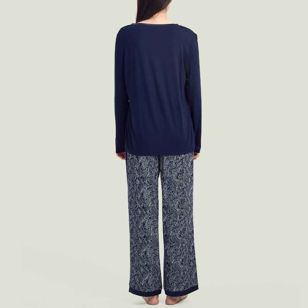
                  
                    #color_Navy/Waves
                  
                